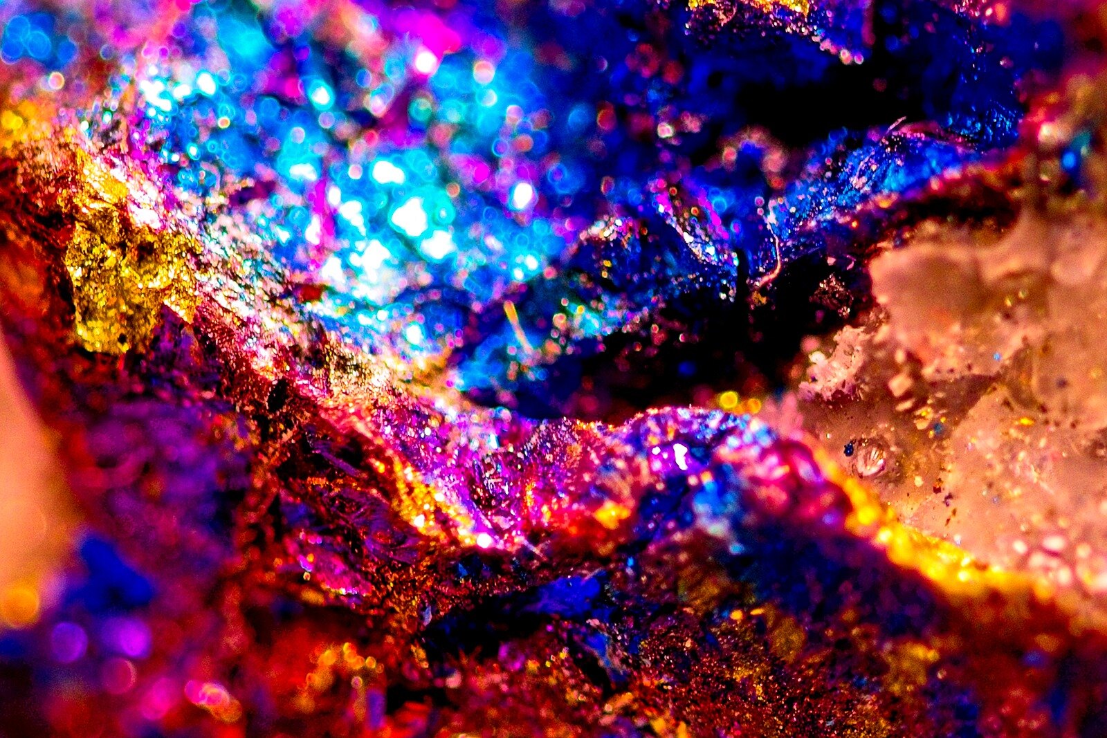 Luminous Core — dettaglio 1