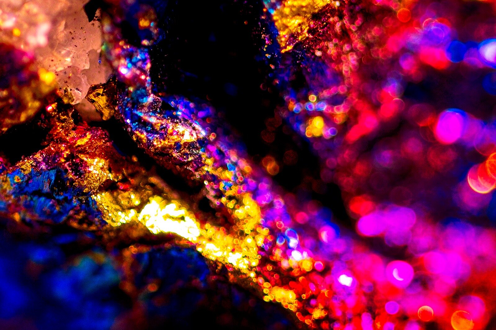 Luminous Core — dettaglio 2